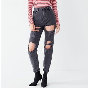 BDG Mom Destroyed Jean